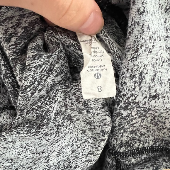 Grey splochted Lululemom capri leggings - Picture 2 of 2